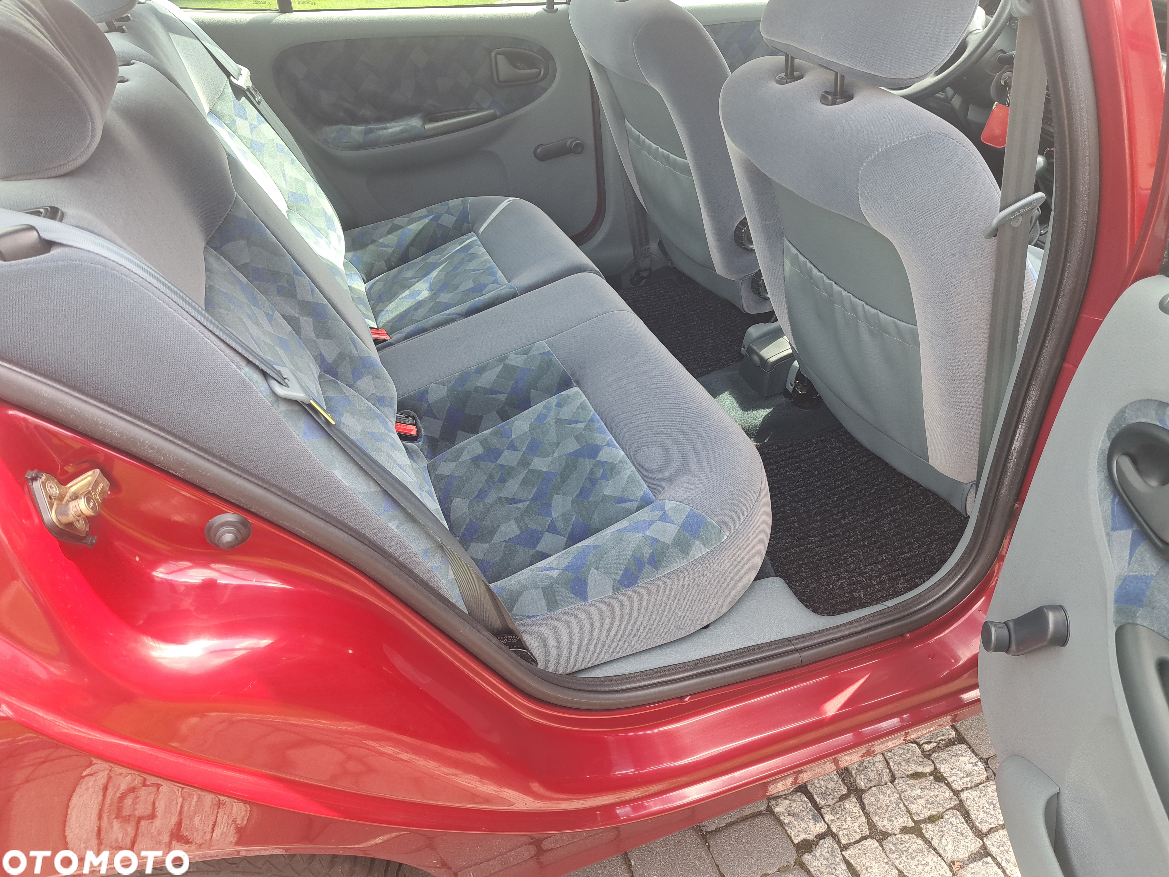 Renault Megane 2.0 RT - 10