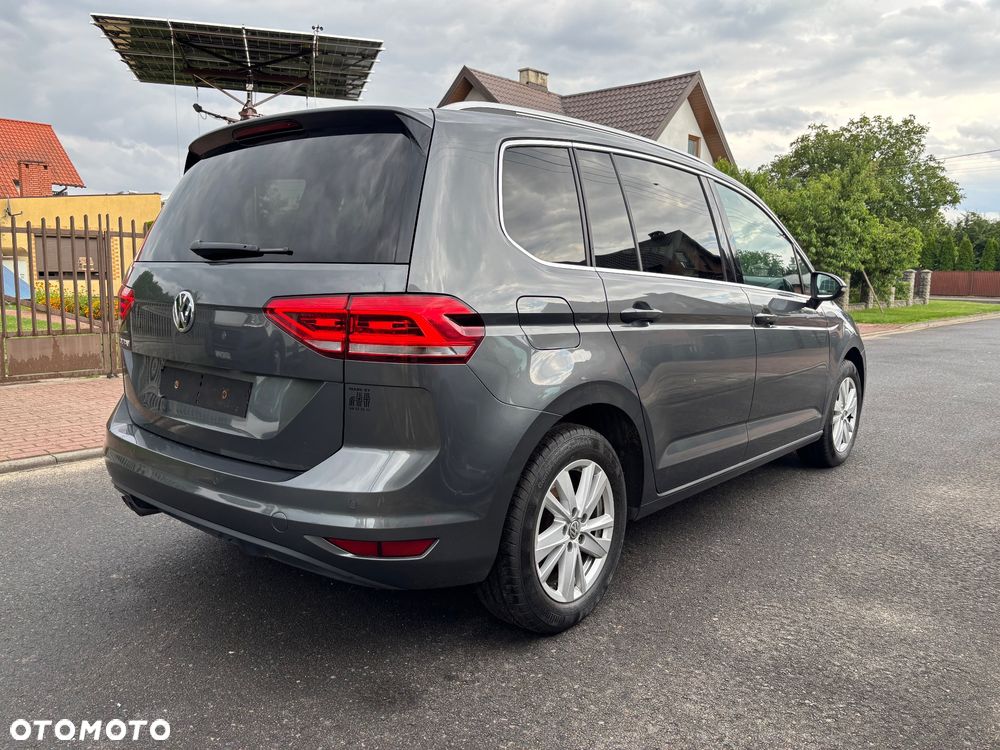 Volkswagen Touran 2.0 TDI SCR DSG Highline - 10