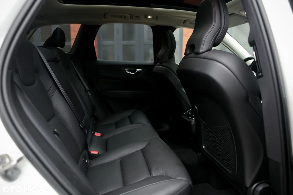 Volvo XC 60 B5 D AWD Geartronic Inscription - 26