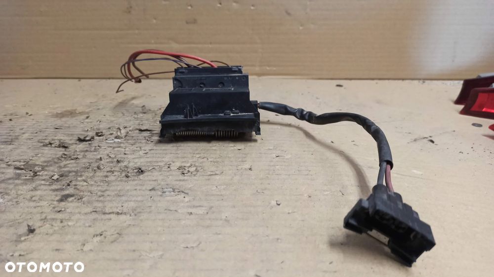 # MODUŁ STEROWNIK WENTYLATORA OPEL nr 1379151 - 2