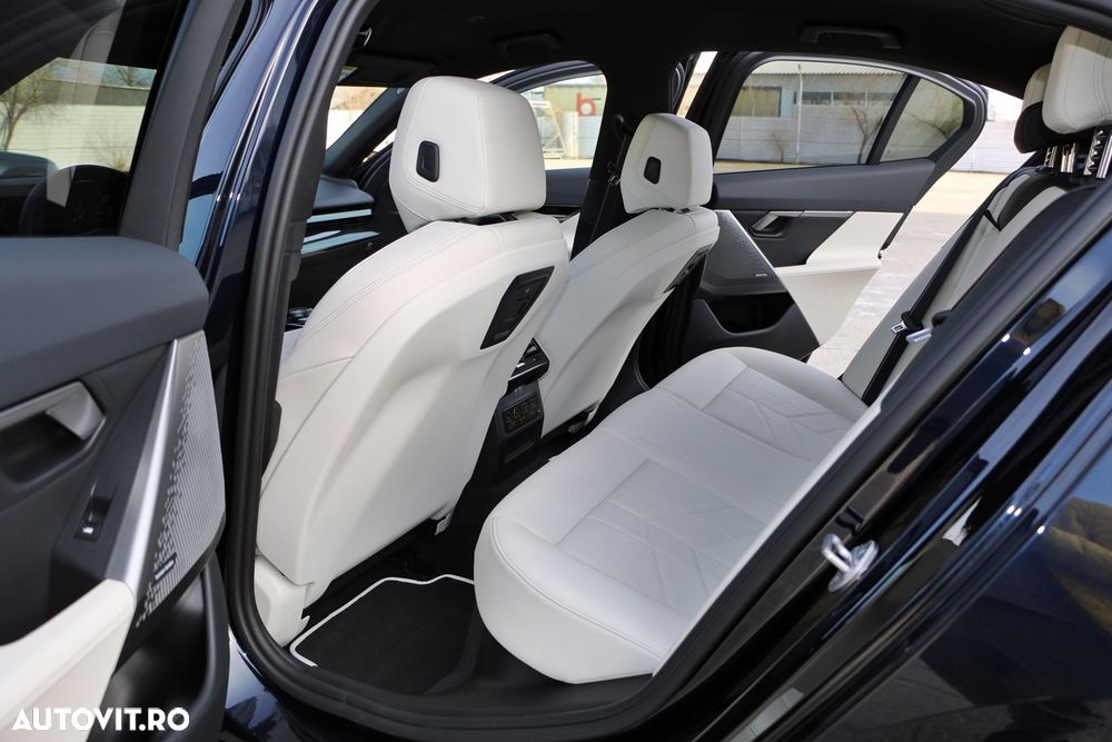 BMW Seria 5 520d Aut. - 30
