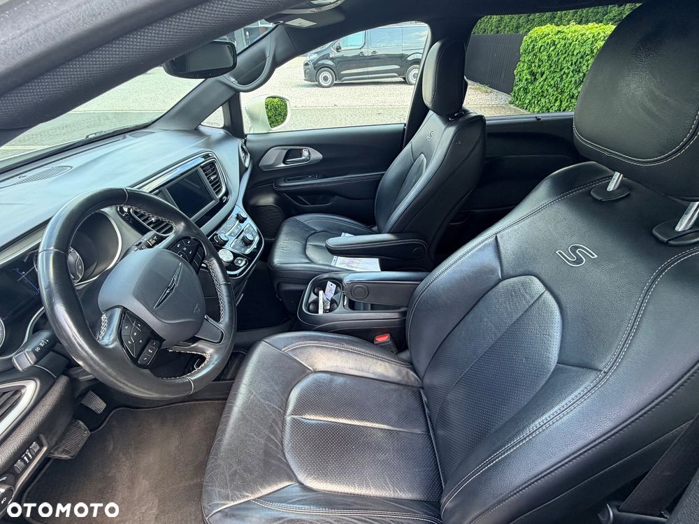 Chrysler Pacifica - 13