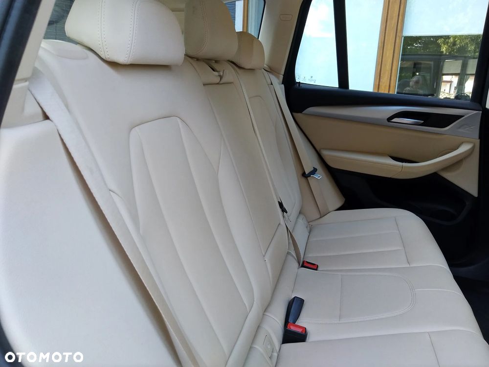 BMW X3 xDrive20d Luxury Line - 6