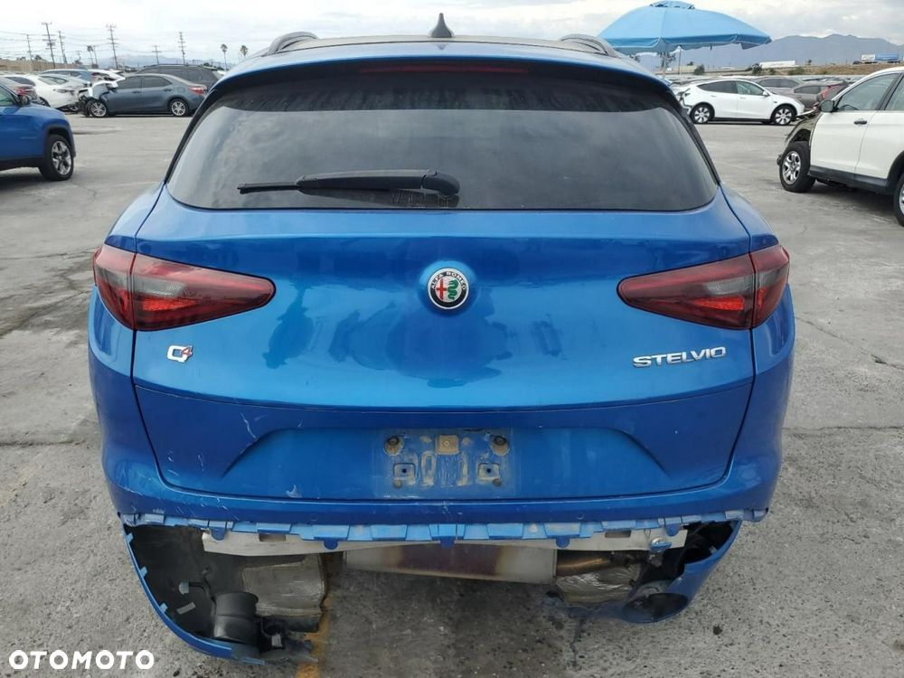 Alfa Romeo Stelvio - 7