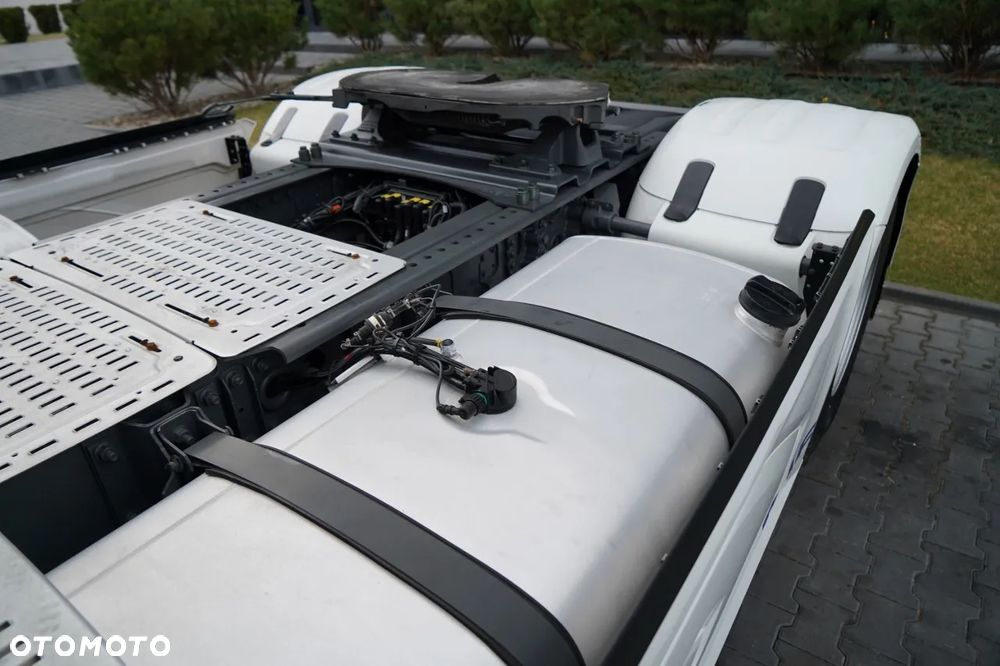 DAF XG 530 / RETARDER / CAŁY NA PODUSZKACH / KLIMA POSTOJOWA / - 11