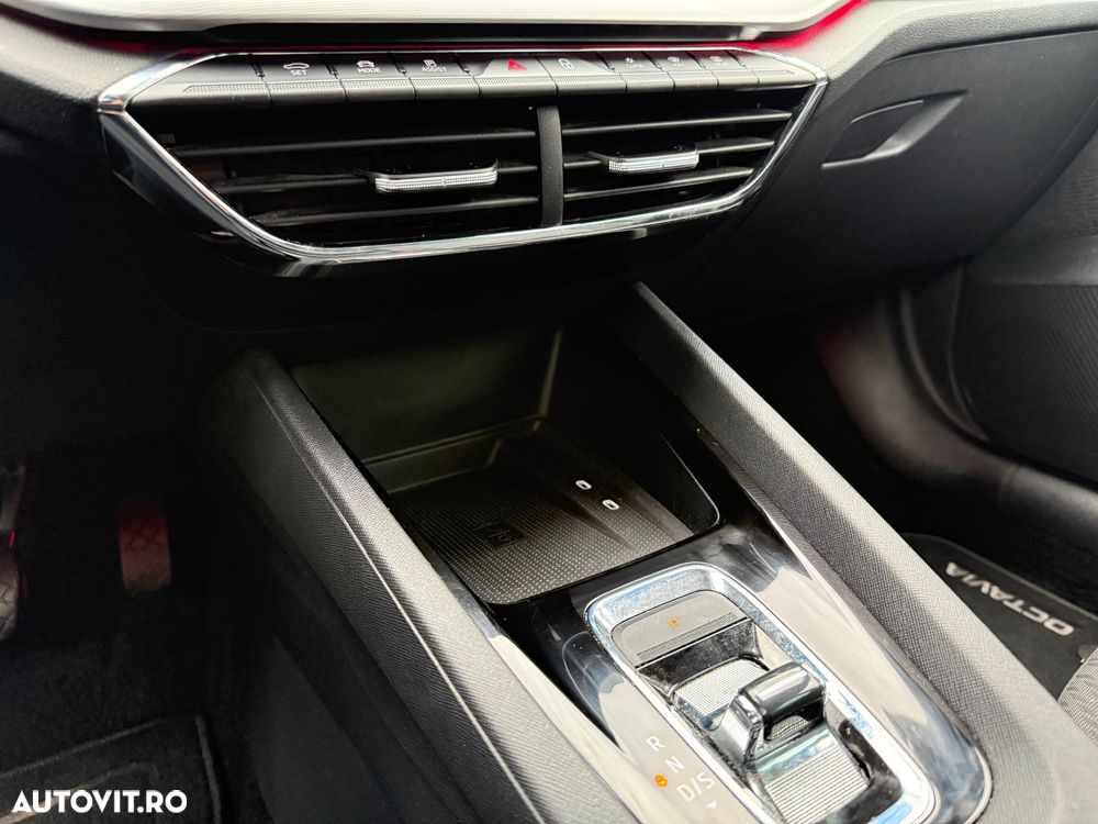 Skoda Octavia 2.0 TDI DSG First Edition - 29