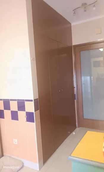 Excelente Apartamento T2 c/suite 2 varandas e garagem - Grande imagem: 3/11