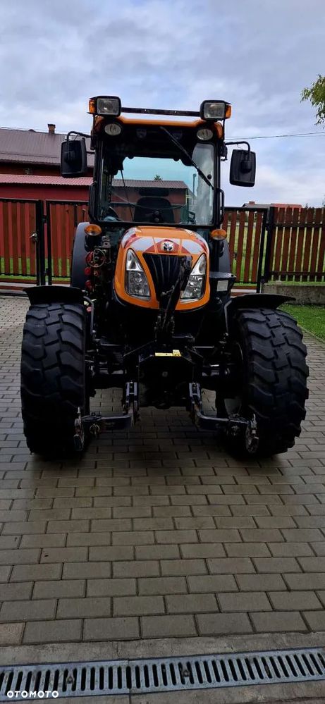 New Holland T4030F - 2