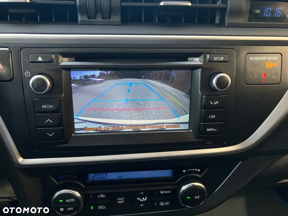 Toyota Auris - 22