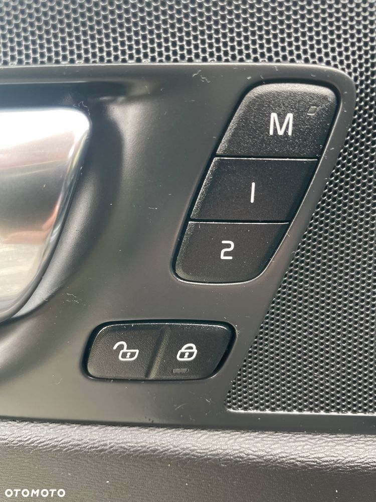 Volvo XC 60 B4 D AWD Geartronic Inscription - 21