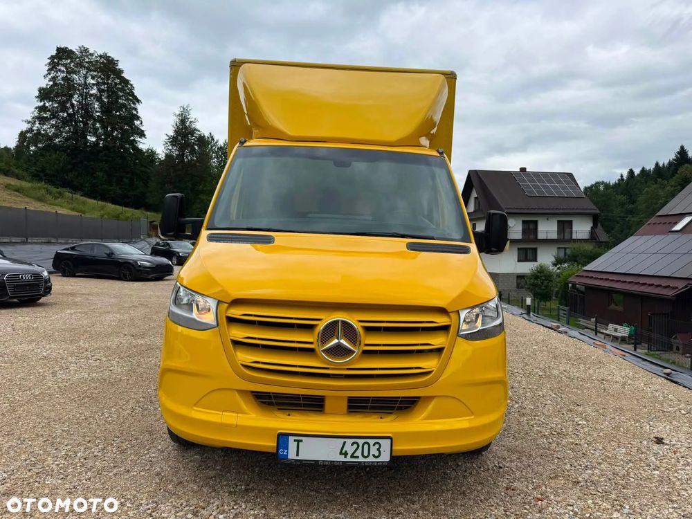 Mercedes-Benz Sprinter - 2