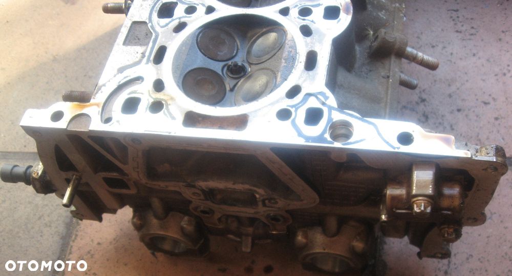 głowica OPEL CORSA C AGILA 1.2 16V Z12XE 90400234 - 6