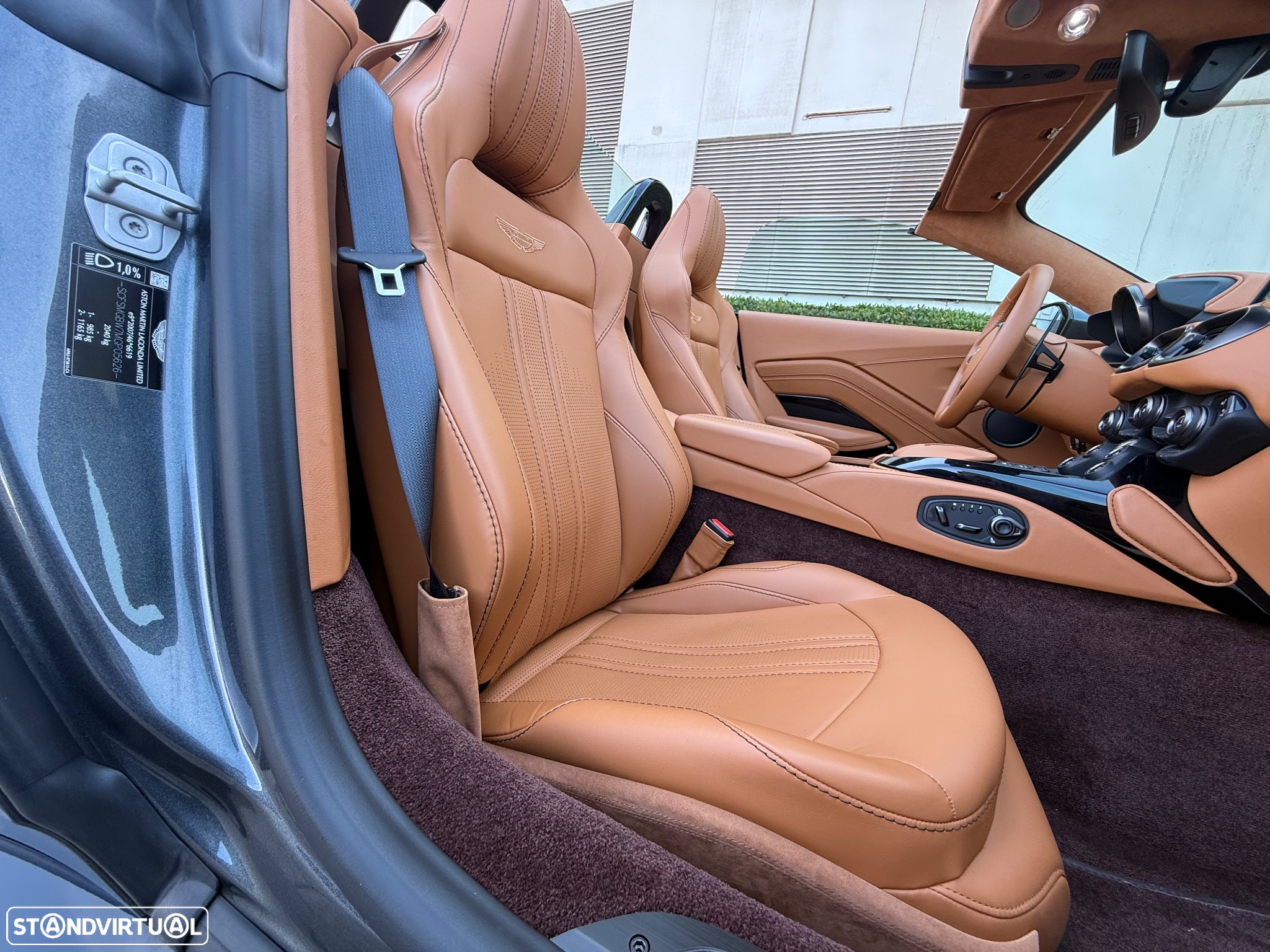 Aston Martin Vantage Roadster V8 - 38