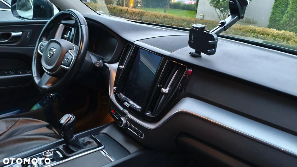 Volvo XC 60 D3 Momentum Pro - 21