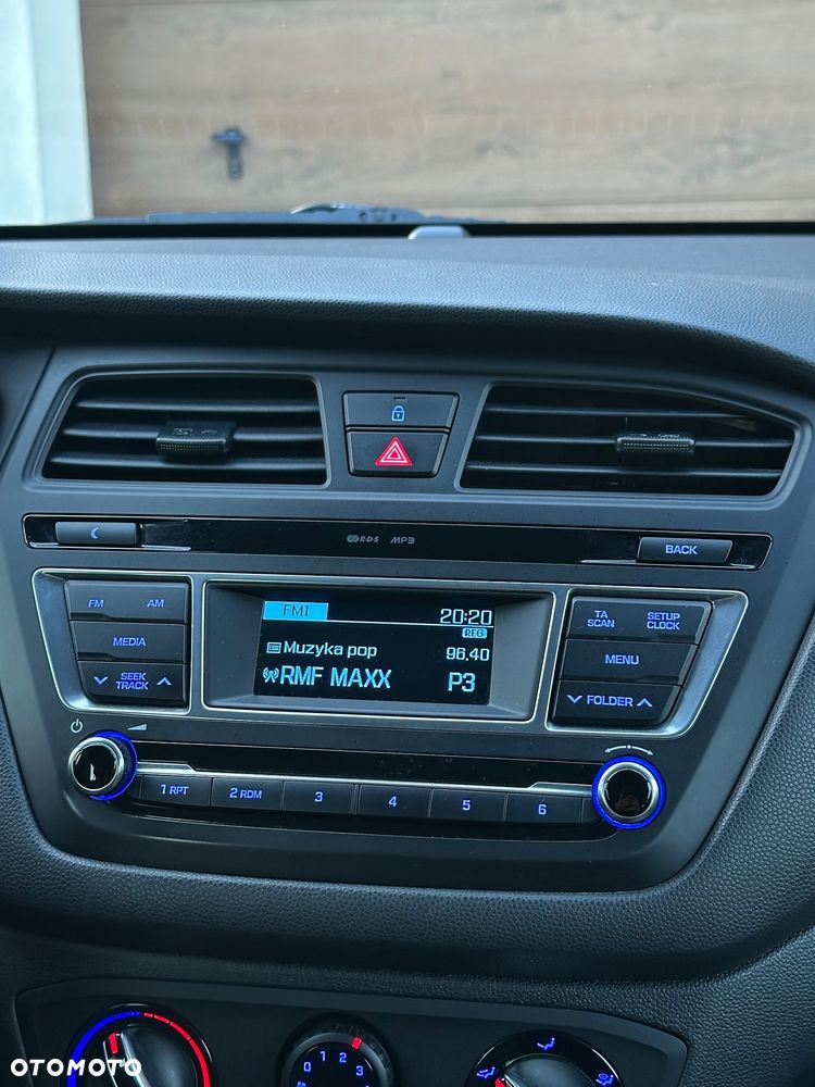 Hyundai i20 1.2 Elegant - 31