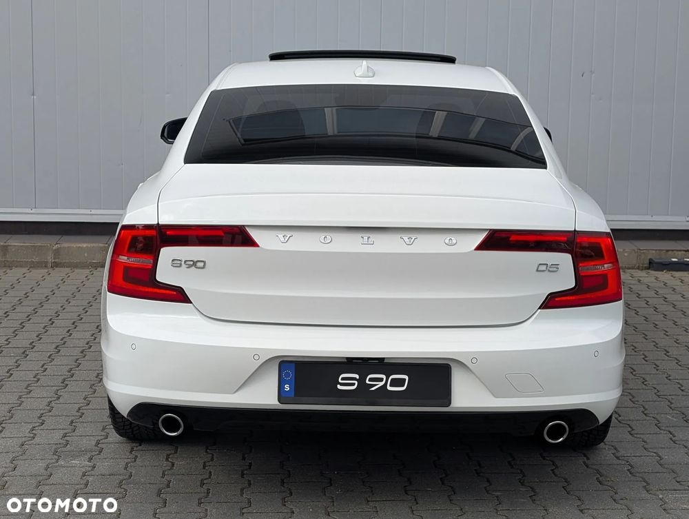 Volvo S90 - 2