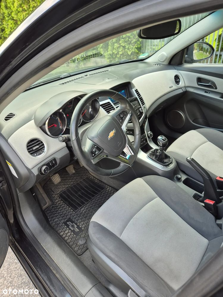 Chevrolet Cruze - 13