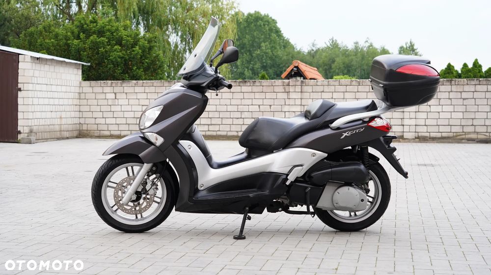 Yamaha X-max - 4