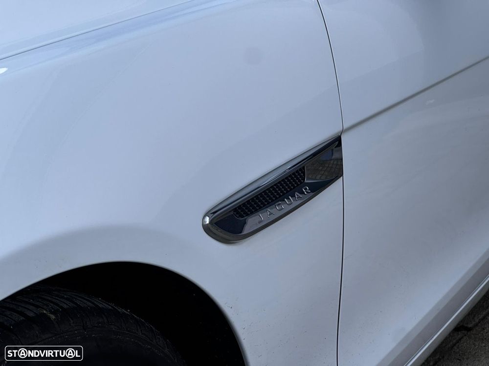 Jaguar XE 20d Aut. Pure - 10