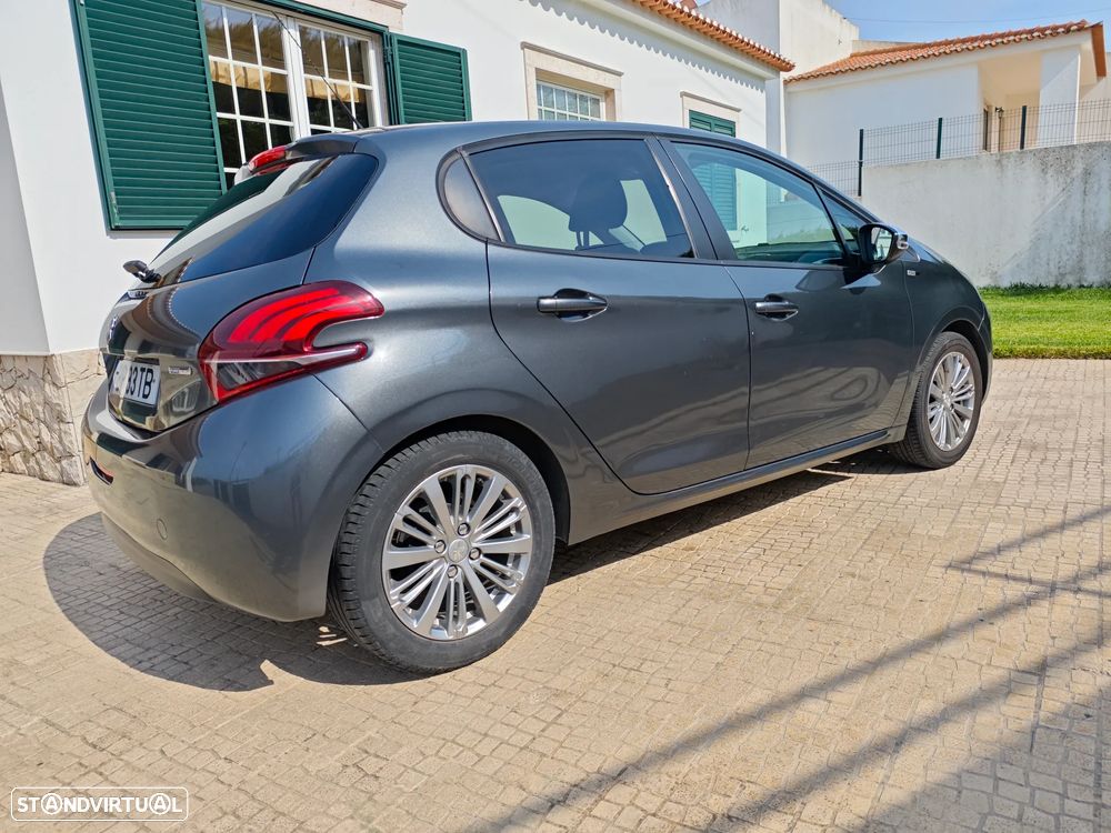 Peugeot 208 PureTech 82 Style - 6