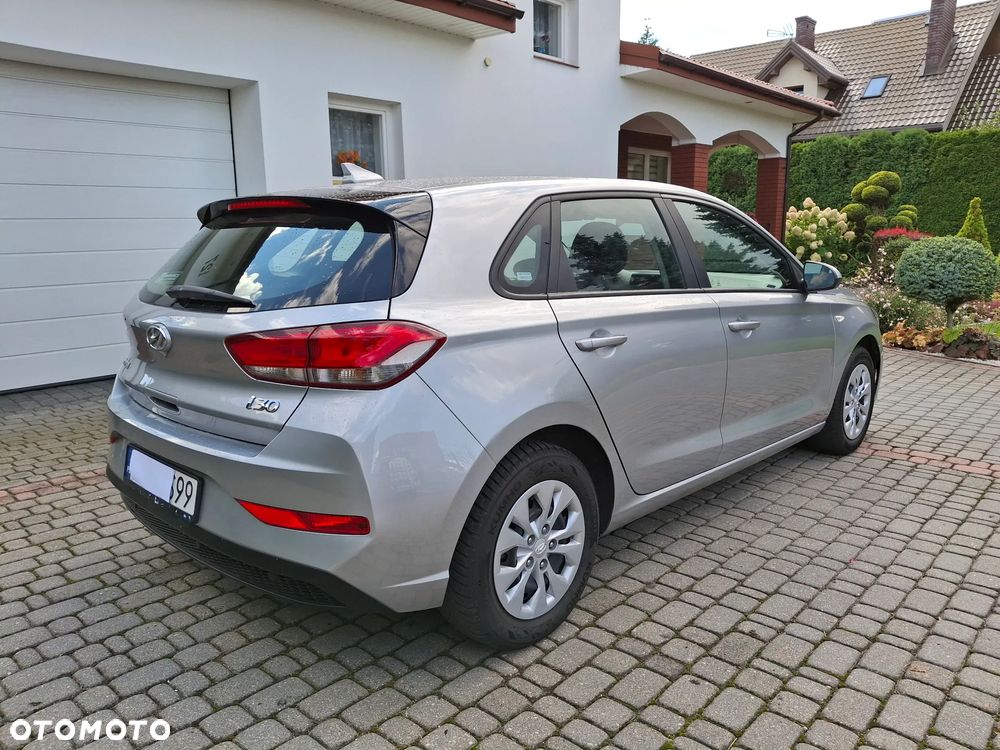 Hyundai i30 1.5 DPI Classic + - 11