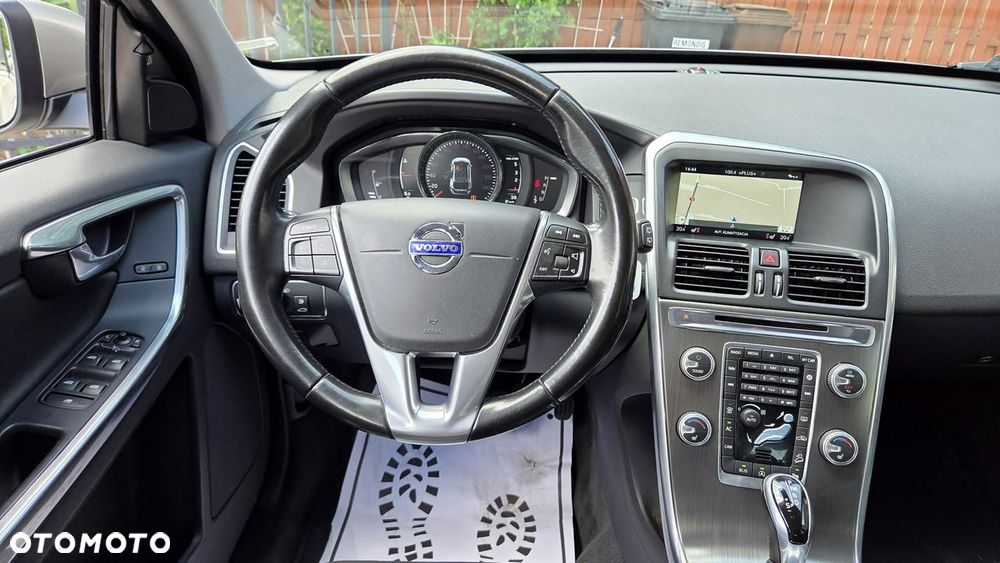 Volvo XC 60 D5 AWD Summum - 11