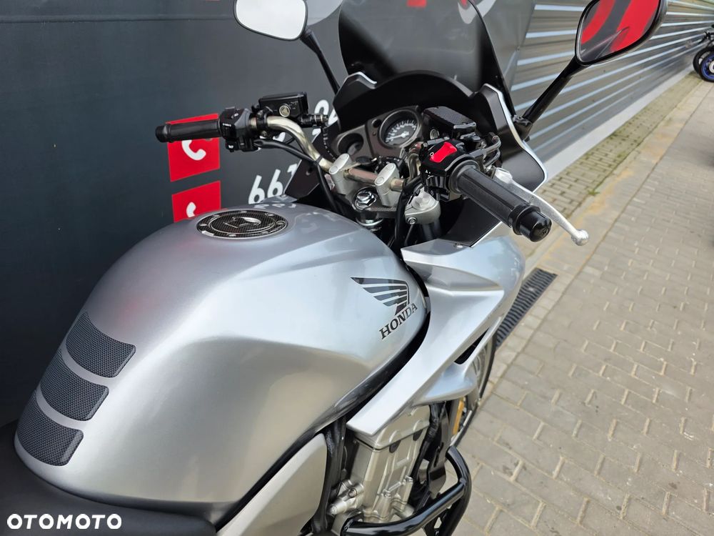Honda CBF - 24