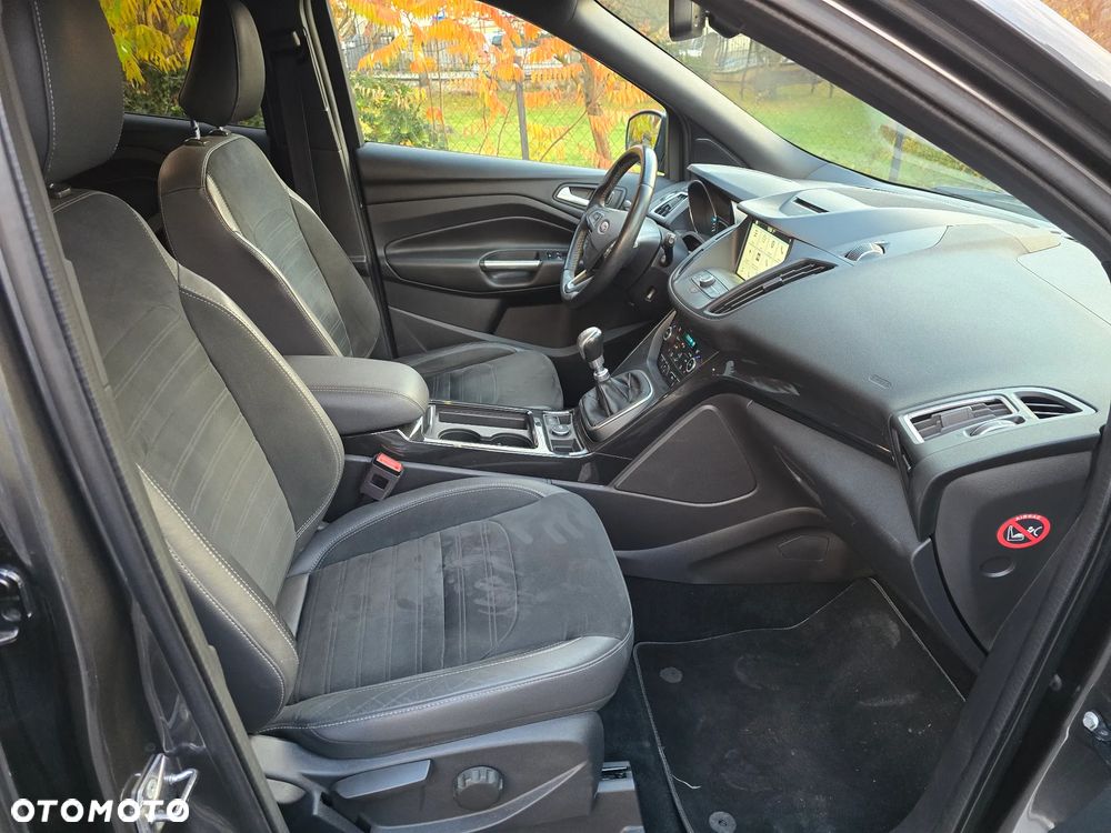 Ford Kuga 2.0 TDCi 4x4 ST-Line - 14