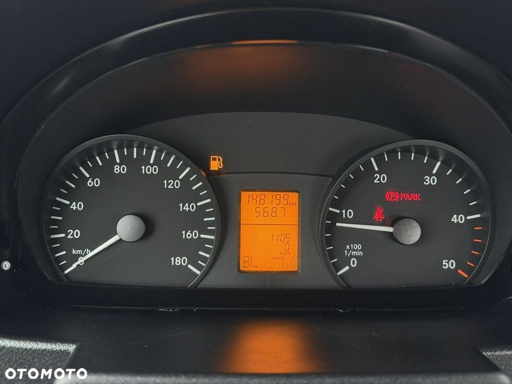 Mercedes-Benz Sprinter - 26