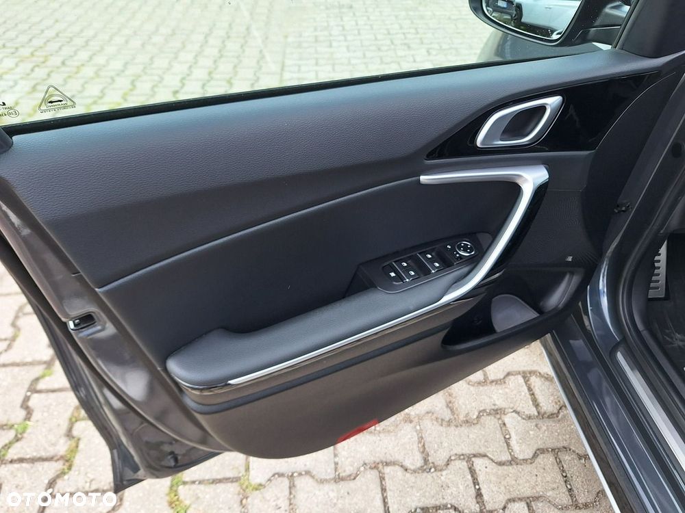 Kia Ceed - 11