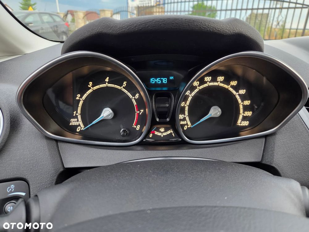 Ford Fiesta 1.0 Champions Edition - 12
