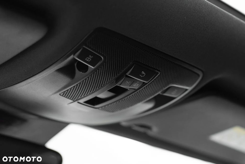 Mercedes-Benz GLA 200 7G-DCT AMG Line - 30