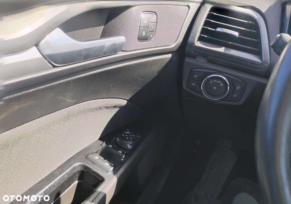 Ford Mondeo - 12