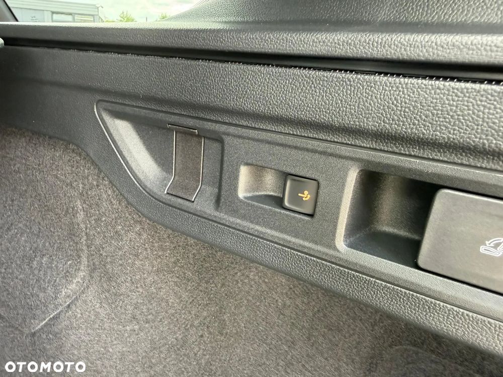 Volkswagen Passat - 19