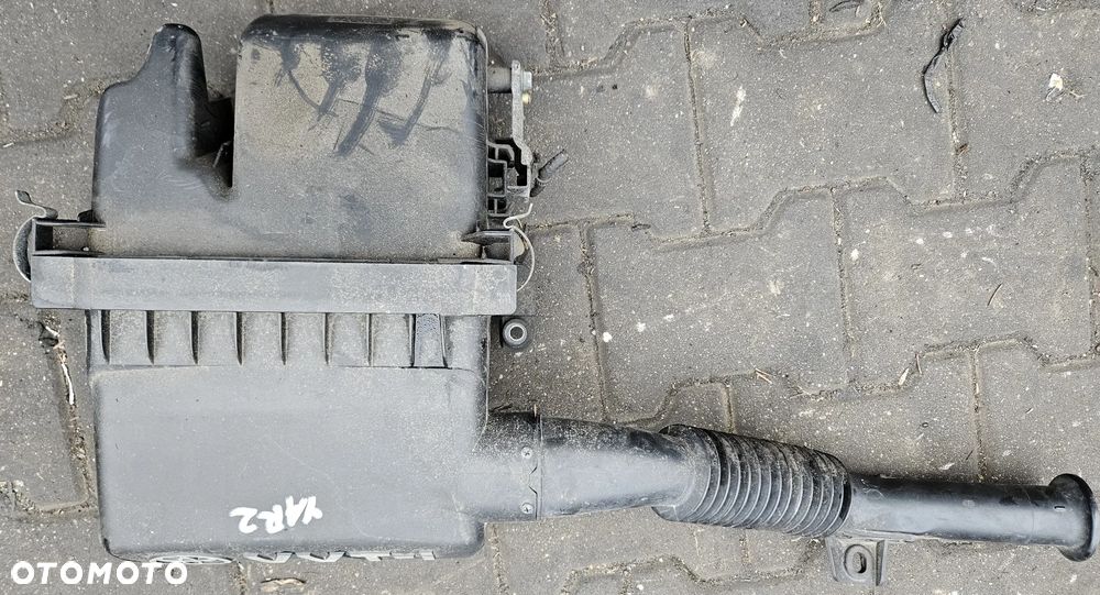 Toyota Yaris II 2 1.3 VVTi obudowa filtra powietrza