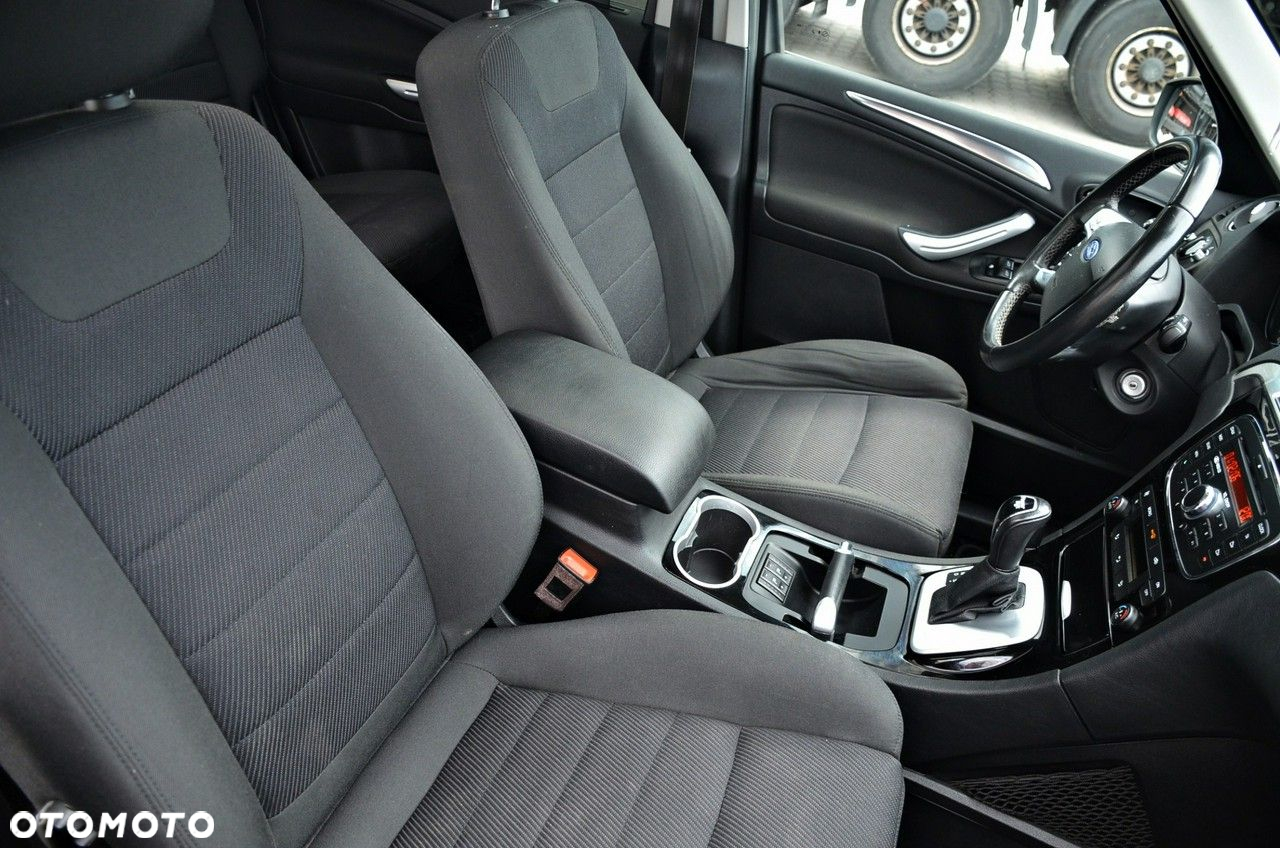 Ford S-Max - 14