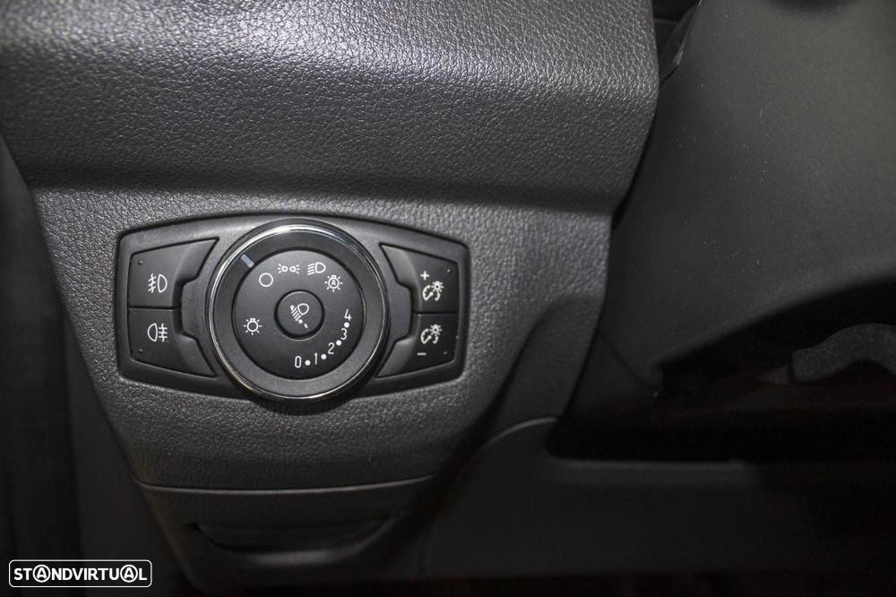 Ford Tourneo Courier 1.0 EcoBoost Titanium - 23