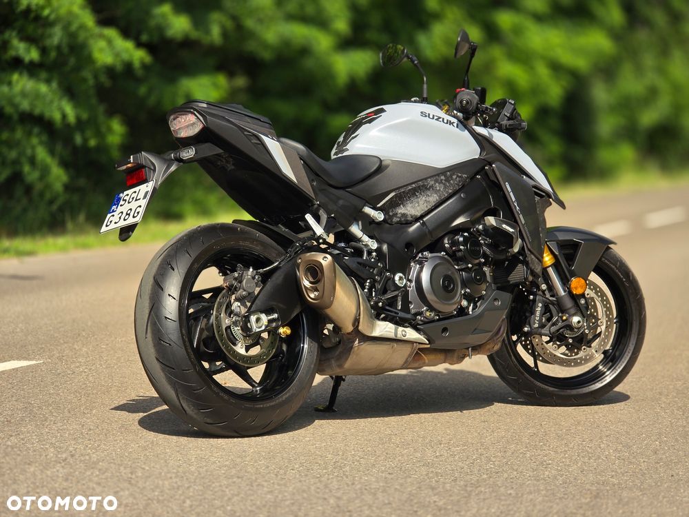 Suzuki GSX 1000 - 3