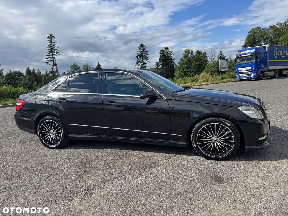 Mercedes-Benz Klasa E 350 CDI DPF 4Matic BlueEFFICIENCY 7G-TRONIC Avantgarde - 2