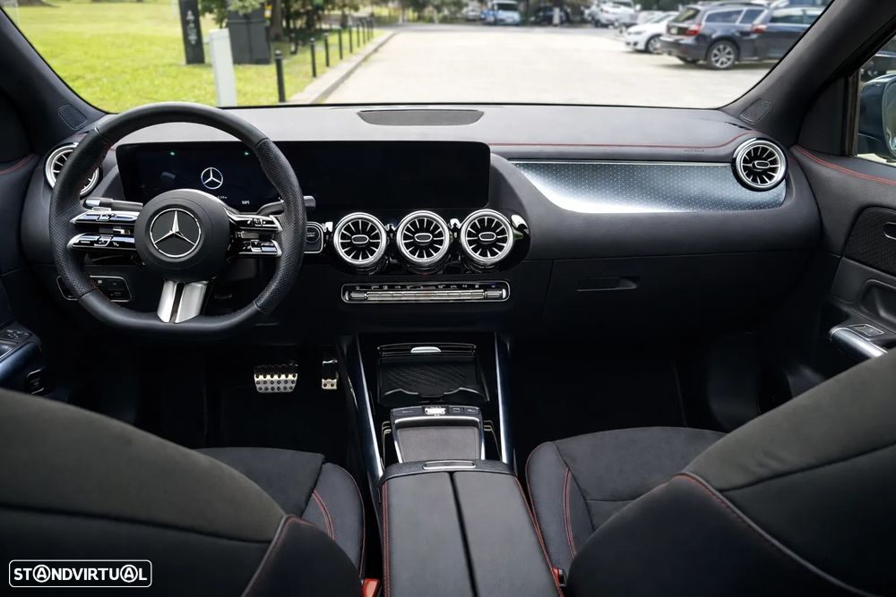 Mercedes-Benz EQA 300 4Matic AMG Line - 8