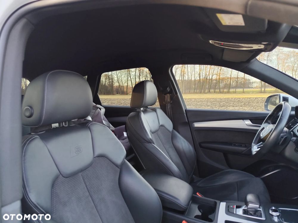Audi Q5 55 TFSIe quattro S tronic S line business - 19