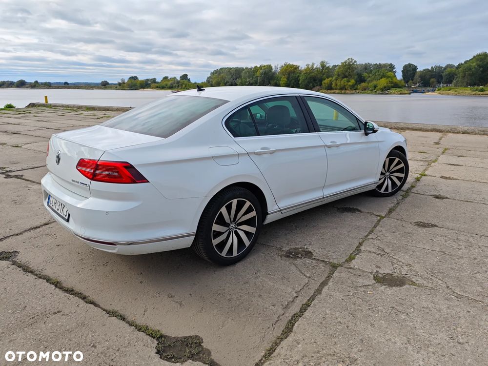 Volkswagen Passat 2.0 TDI BMT Highline DSG - 16