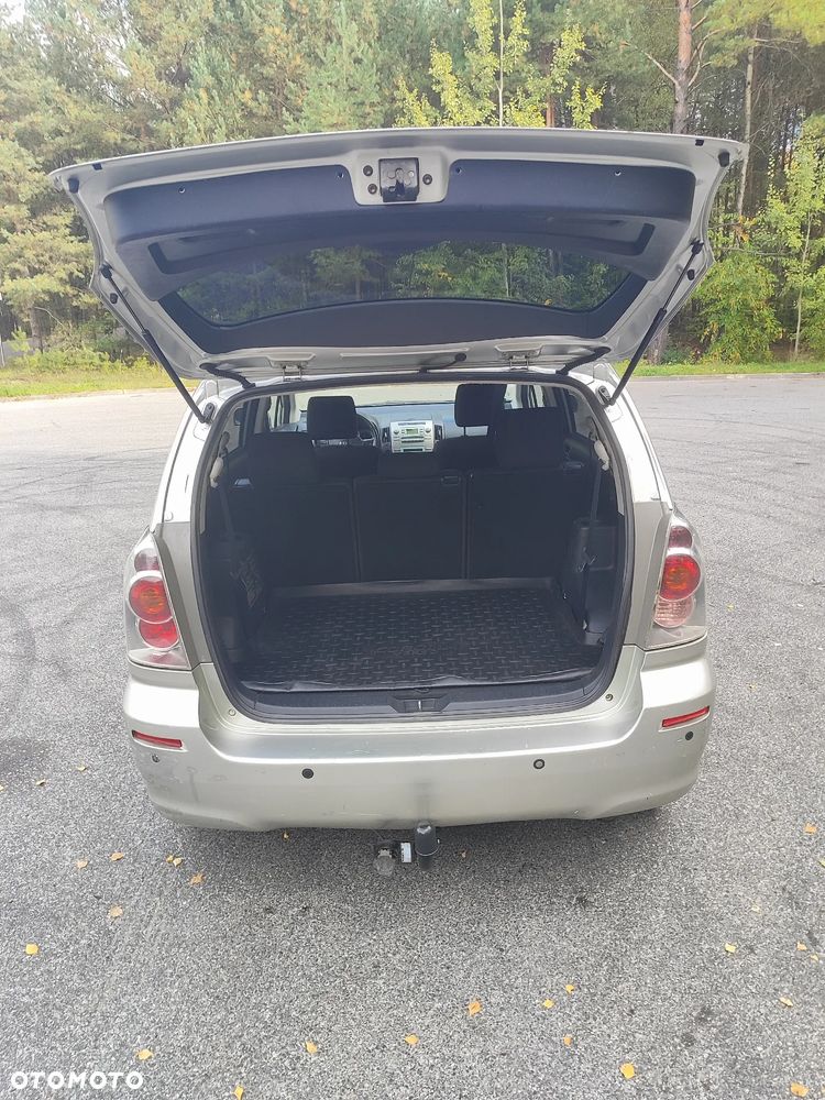 Toyota Corolla Verso 2005 photo 3