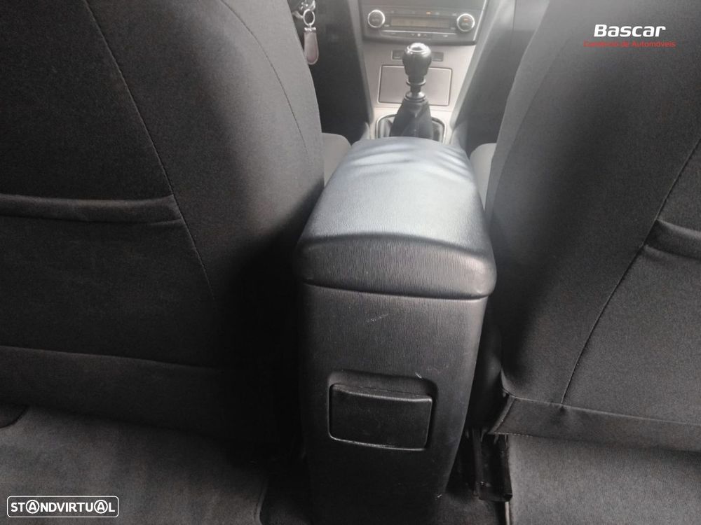 Toyota Avensis SD 2.0 D-4D Sol+GPS - 20