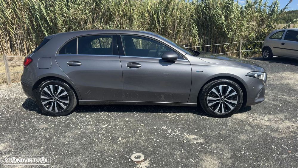 Mercedes-Benz A 250 e Style Plus - 4