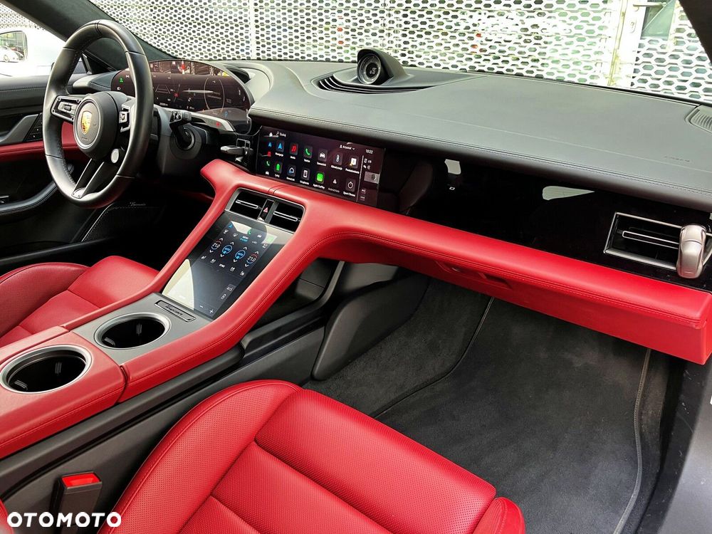 Porsche Taycan - 24