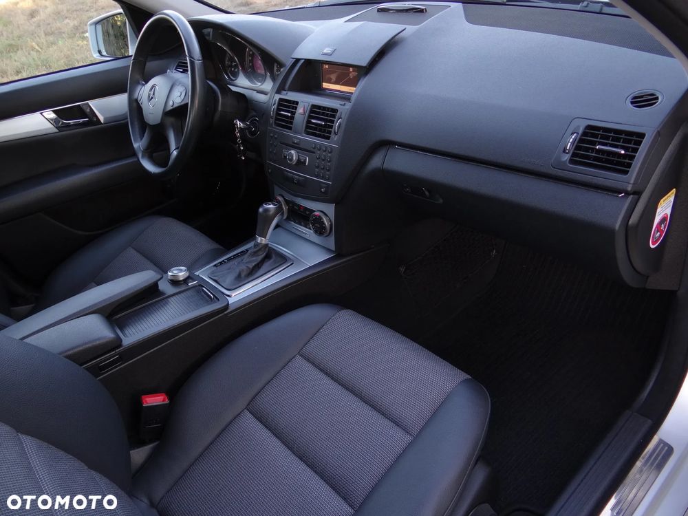 Mercedes-Benz Klasa C 180 BlueEFFICIENCY 7G-TRONIC Avantgarde - 22
