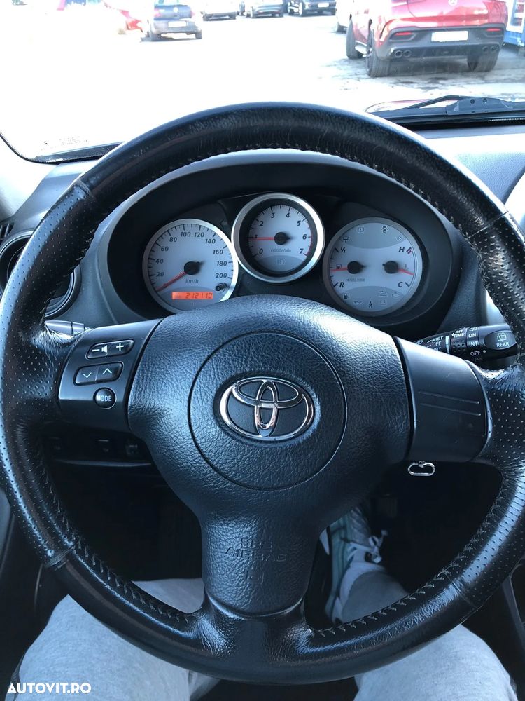 Toyota RAV4 D-4D 4x4 Executive - 9