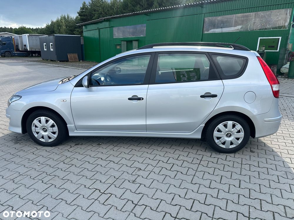 Hyundai i30 1.4 Base + - 23