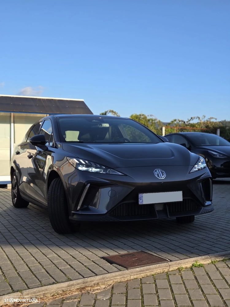 MG MG4 64 kWh Luxury - 2